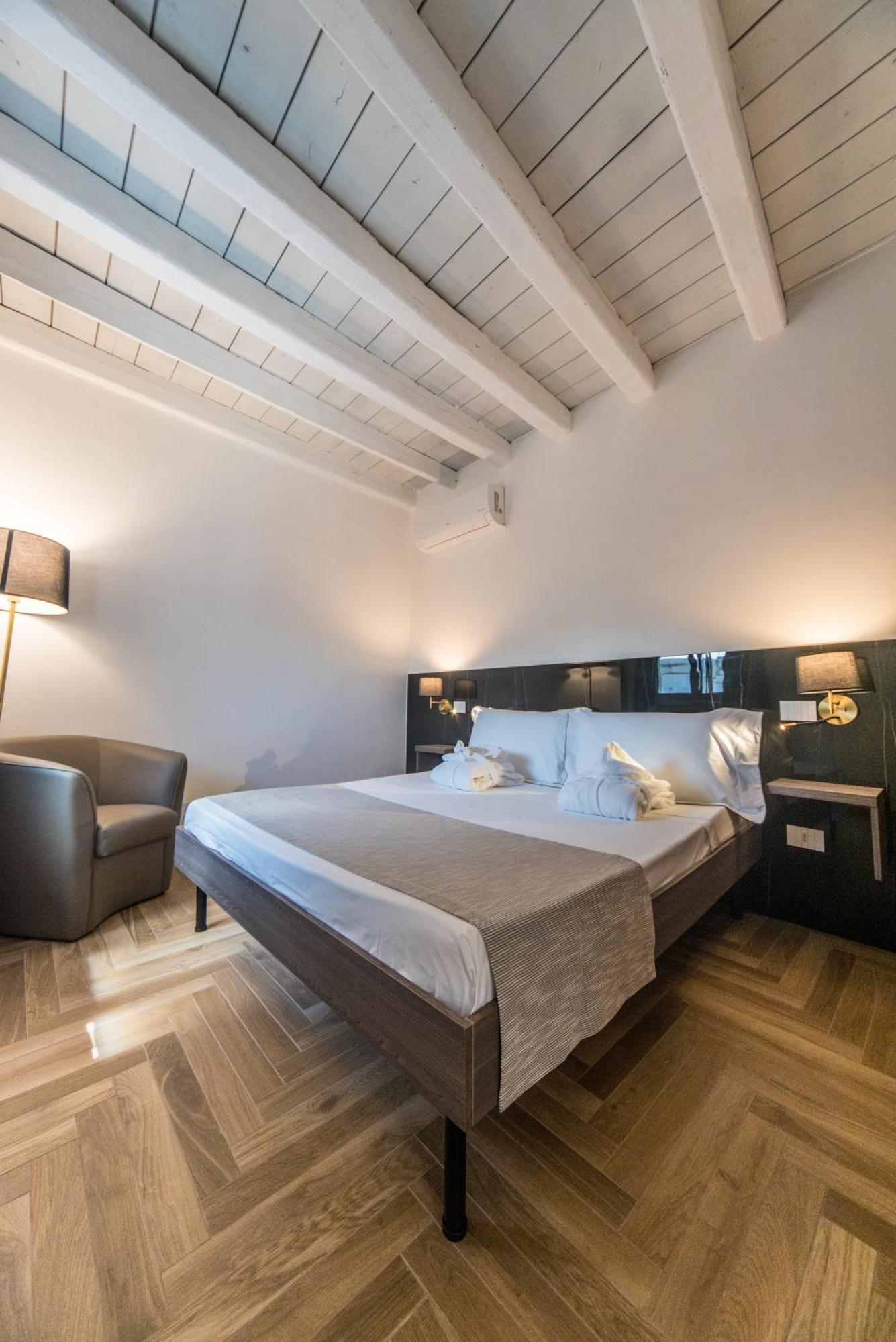 Suite Santa Chiara Trani Luaran gambar